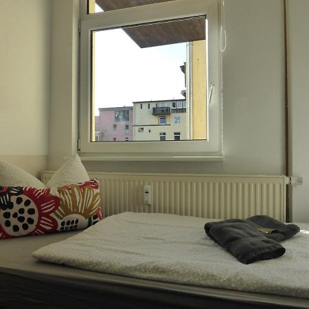 Ferienwohnung Friedrich Schiller, 2 Schlafzimmer, Balkon,Kostenloses Wifi, Naehe Zentrum, Jena Esterno foto