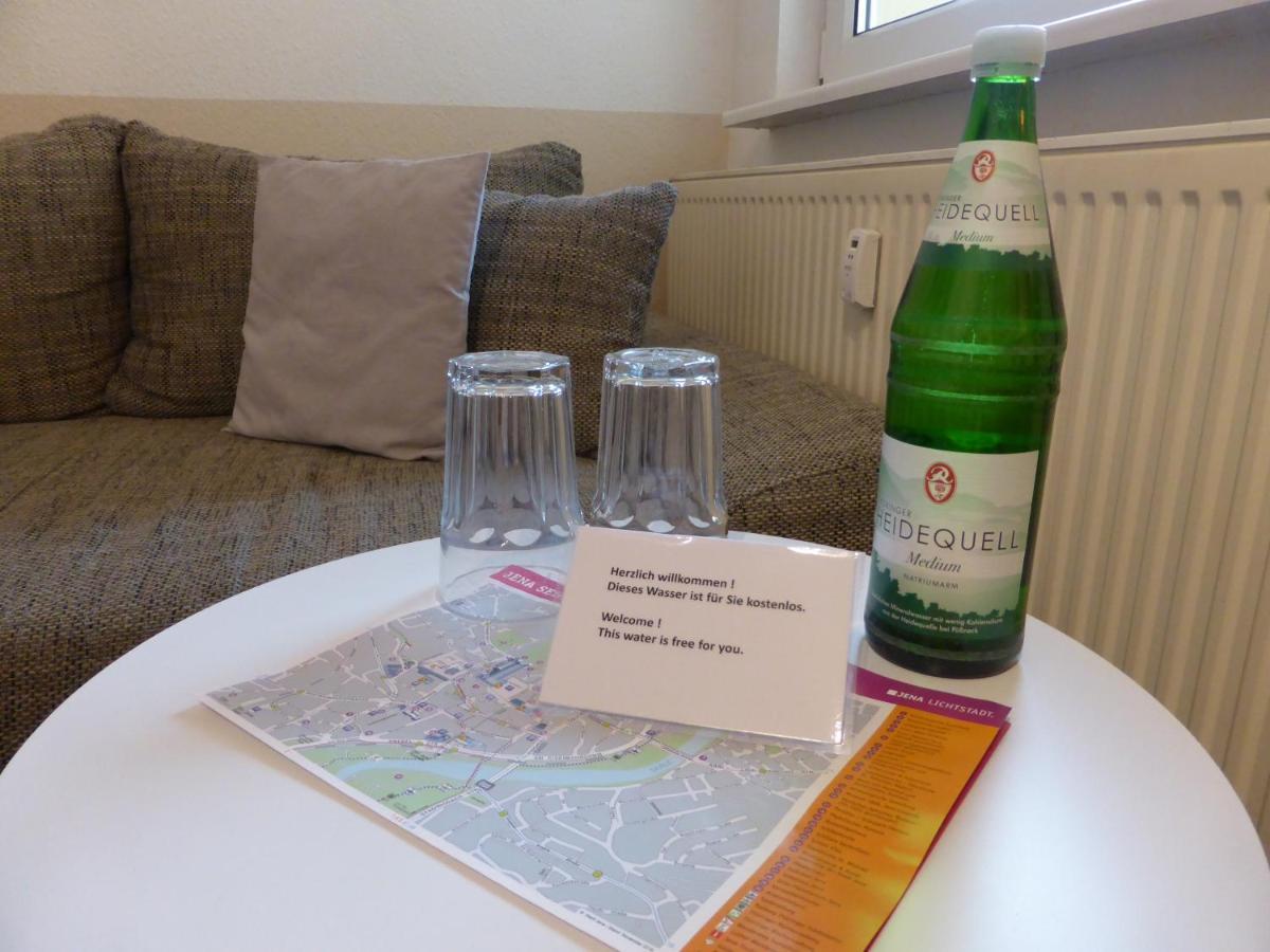 Ferienwohnung Friedrich Schiller, 2 Schlafzimmer, Balkon,Kostenloses Wifi, Naehe Zentrum, Jena Esterno foto