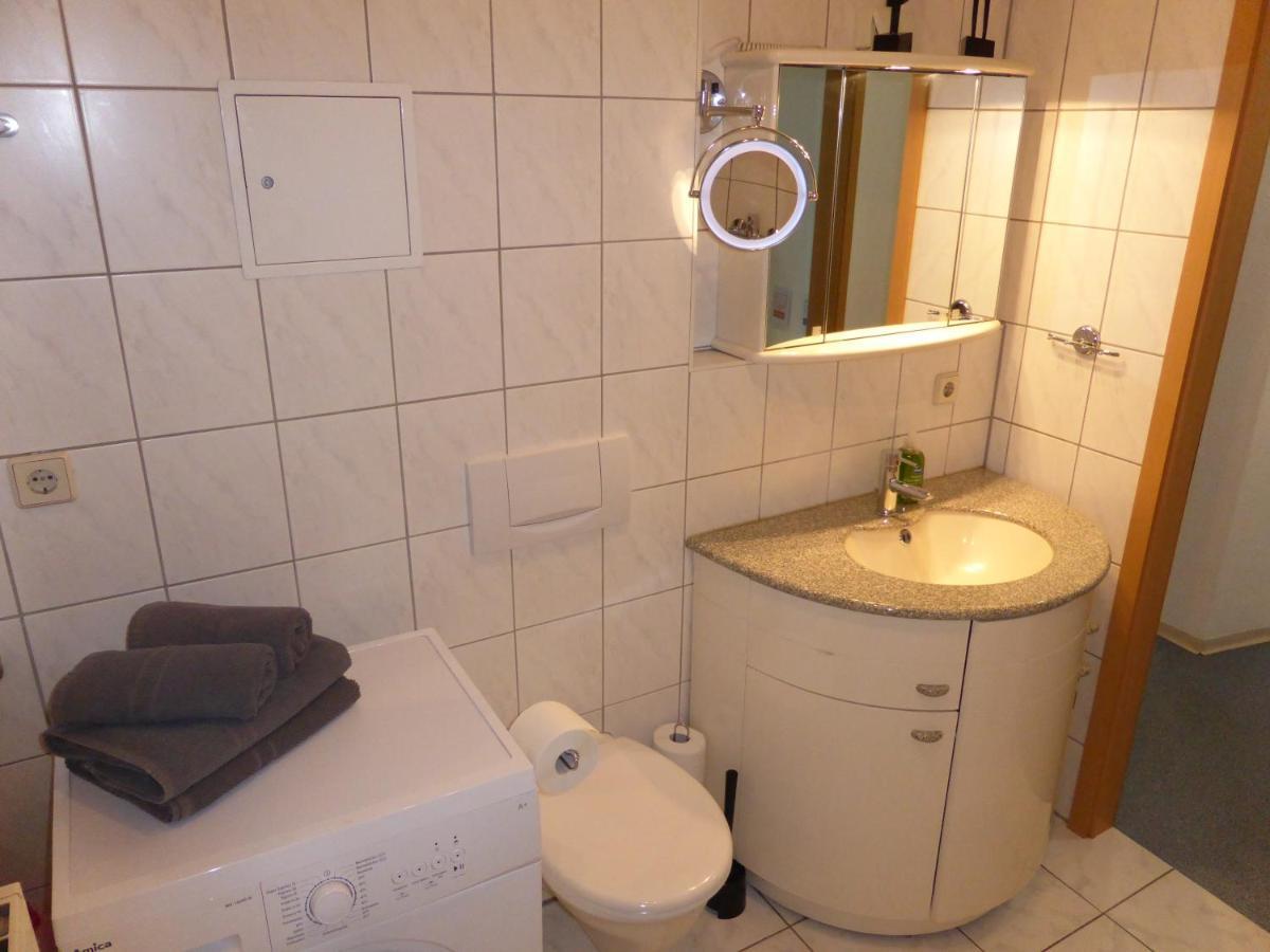 Ferienwohnung Friedrich Schiller, 2 Schlafzimmer, Balkon,Kostenloses Wifi, Naehe Zentrum, Jena Esterno foto