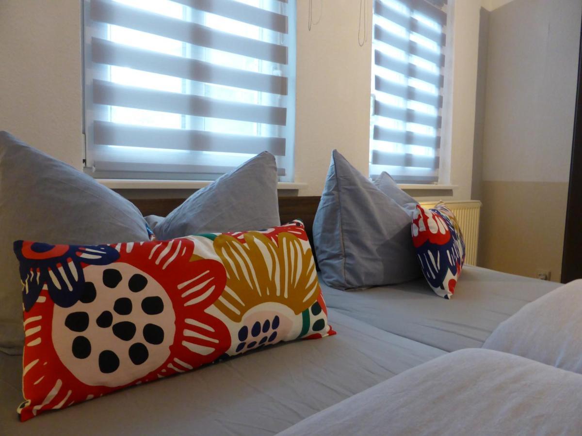 Ferienwohnung Friedrich Schiller, 2 Schlafzimmer, Balkon,Kostenloses Wifi, Naehe Zentrum, Jena Esterno foto