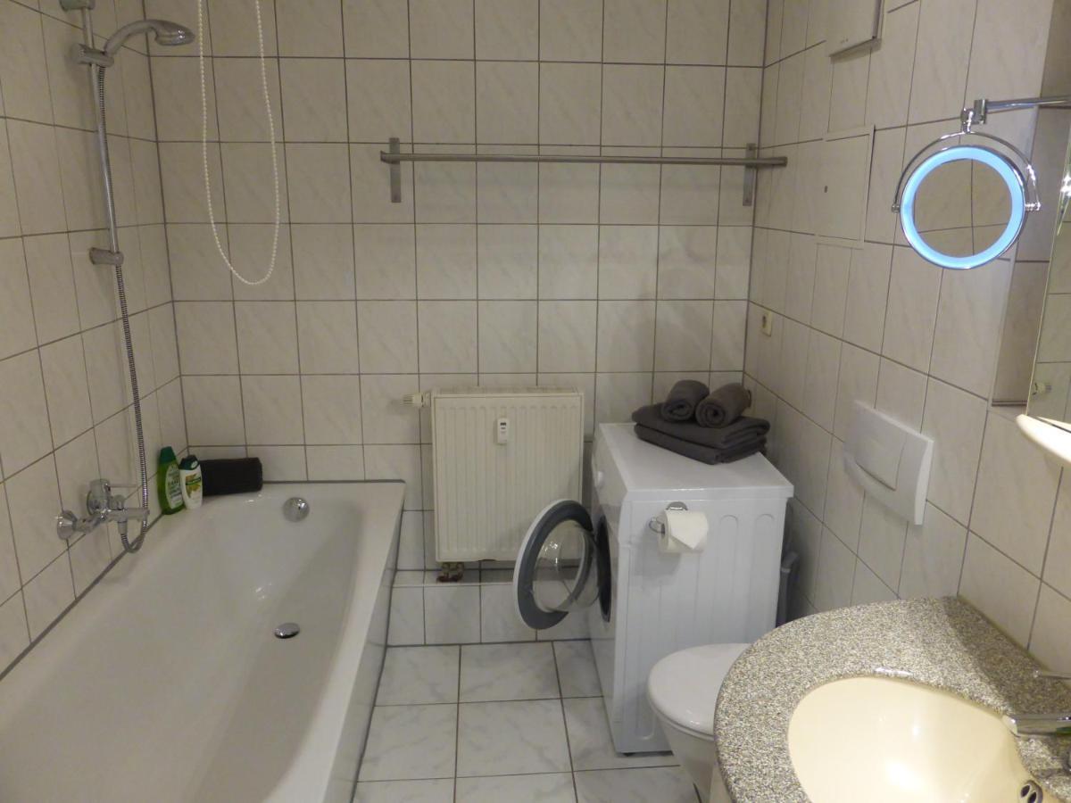 Ferienwohnung Friedrich Schiller, 2 Schlafzimmer, Balkon,Kostenloses Wifi, Nahe Zentrum, Jena Esterno foto