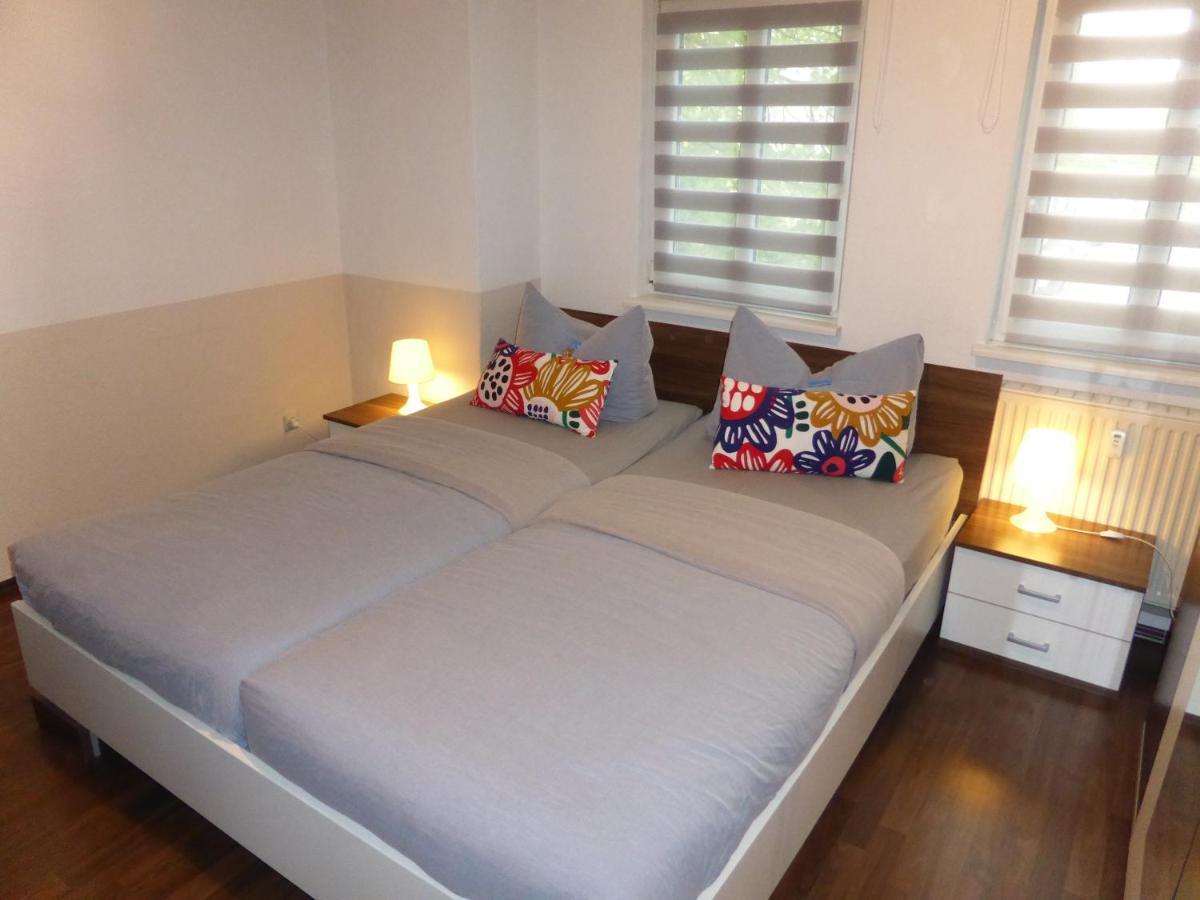 Ferienwohnung Friedrich Schiller, 2 Schlafzimmer, Balkon,Kostenloses Wifi, Naehe Zentrum, Jena Esterno foto