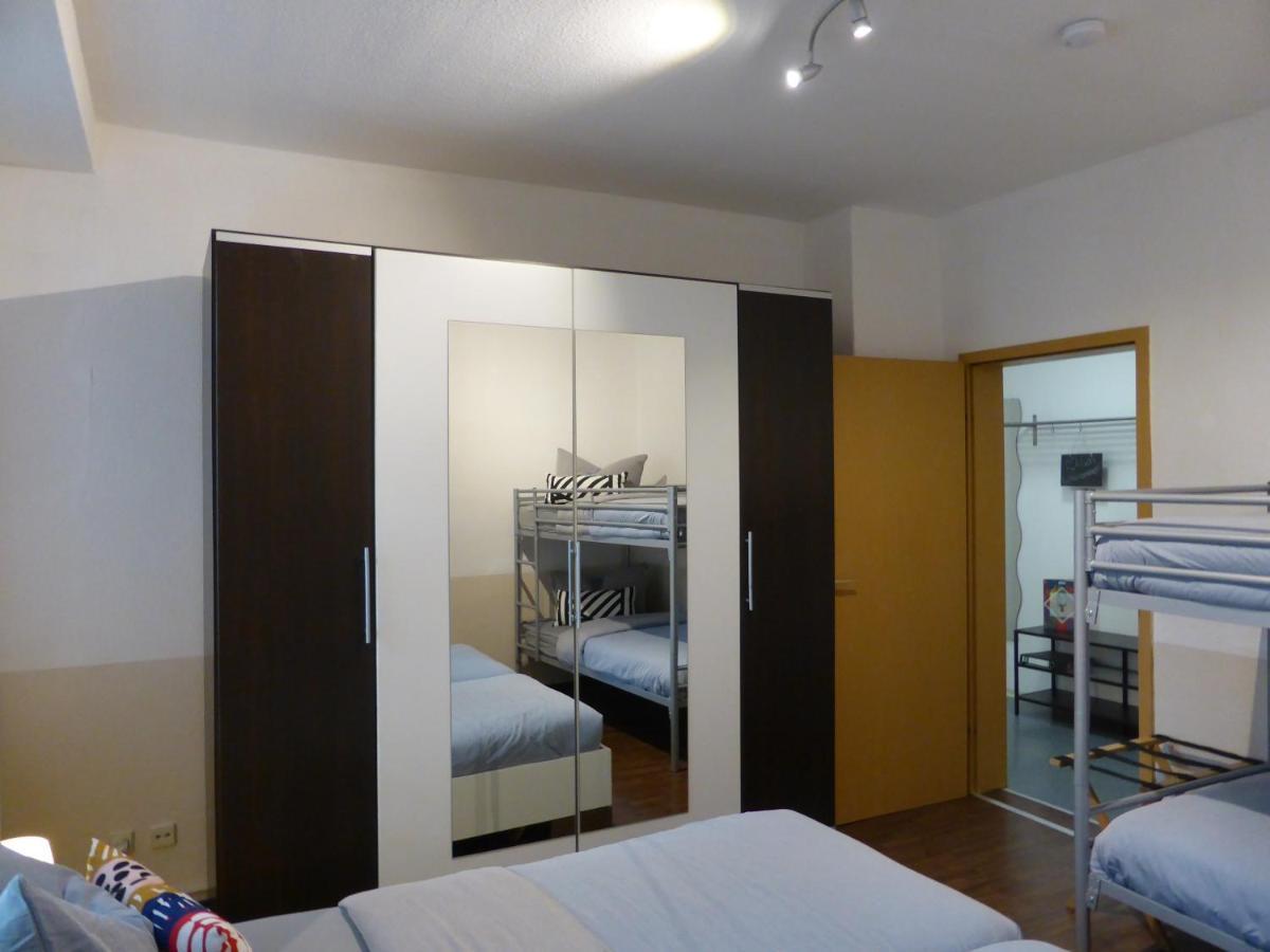 Ferienwohnung Friedrich Schiller, 2 Schlafzimmer, Balkon,Kostenloses Wifi, Nahe Zentrum, Jena Esterno foto