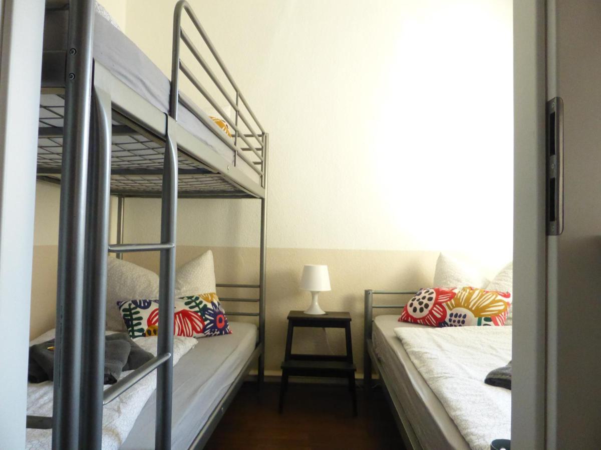 Ferienwohnung Friedrich Schiller, 2 Schlafzimmer, Balkon,Kostenloses Wifi, Naehe Zentrum, Jena Esterno foto