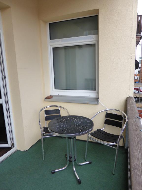 Ferienwohnung Friedrich Schiller, 2 Schlafzimmer, Balkon,Kostenloses Wifi, Naehe Zentrum, Jena Esterno foto