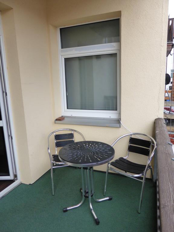 Ferienwohnung Friedrich Schiller, 2 Schlafzimmer, Balkon,Kostenloses Wifi, Nahe Zentrum, Jena Esterno foto